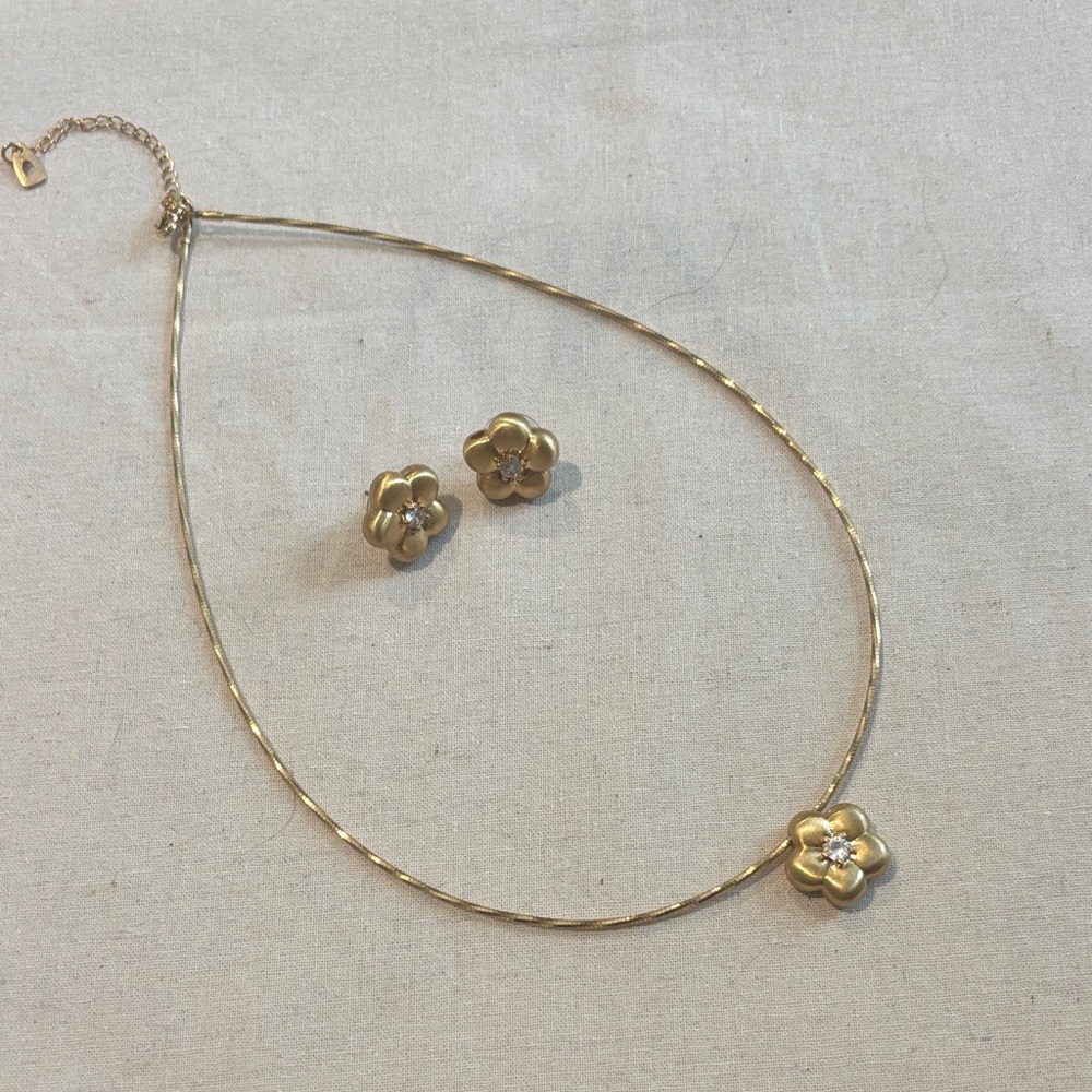 Gold Flower Necklace and Earring Set